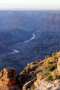 USA: Blick in den Grand Canyon auf den Colorado River
